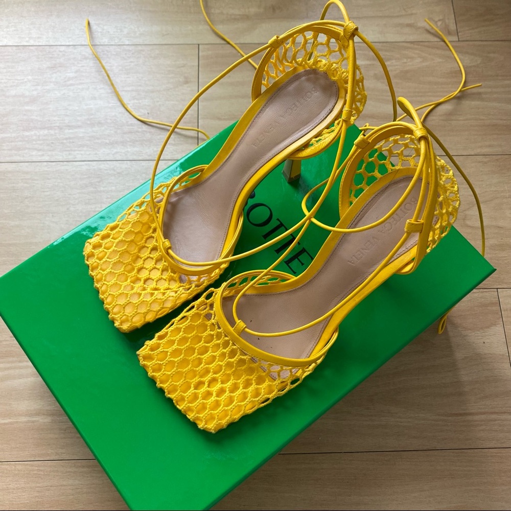 Preowned Bottega Veneta lace up